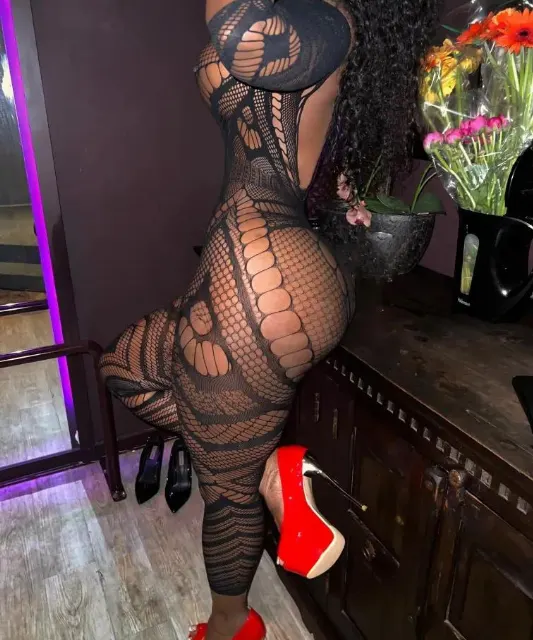Ebony Lola