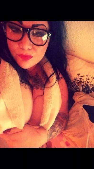 Sexdate assen zeiknatte kut GEILE KUT WIJVEN GLUREN NAAR SEX